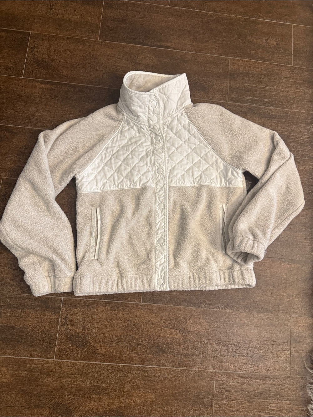 Abercrombie & Fitch Quilted Sherpa Jacket - White/Cream